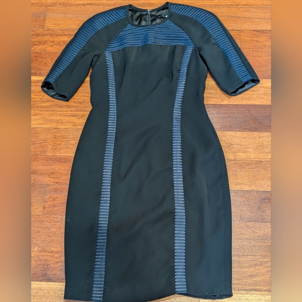 Carmen Marc Valvo Black Sheath Dress with Navy Ribbed Trim - Women